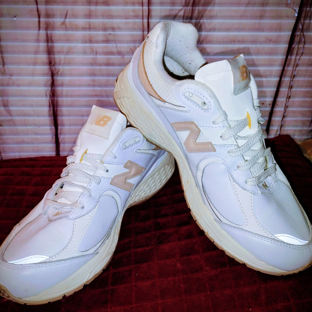 New Balance Women's White and Tan Sneakers